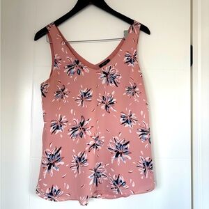 RW&Co Flower Top